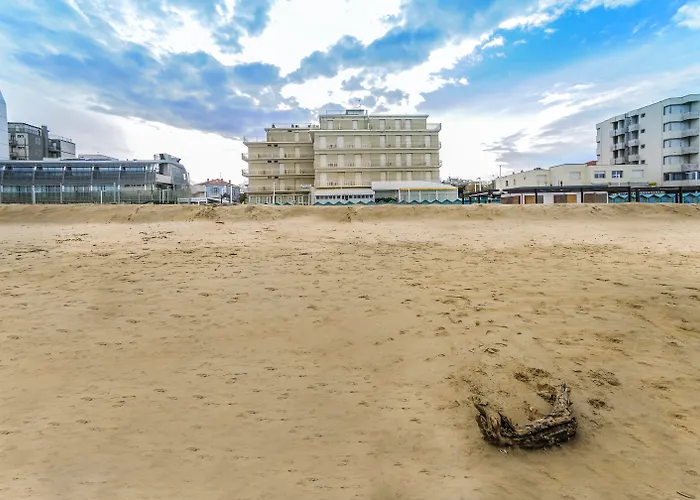 فندق President's