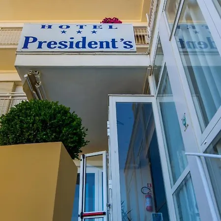 酒店 President's 佩萨罗