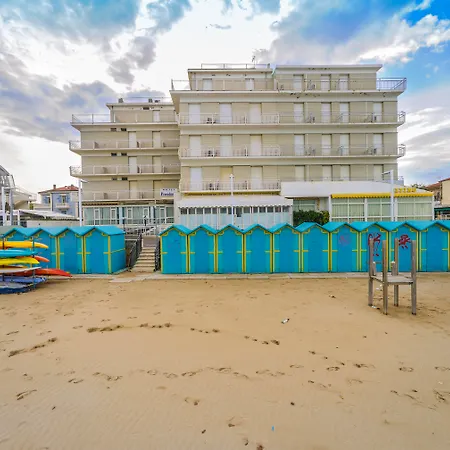 호텔 President's 페자로